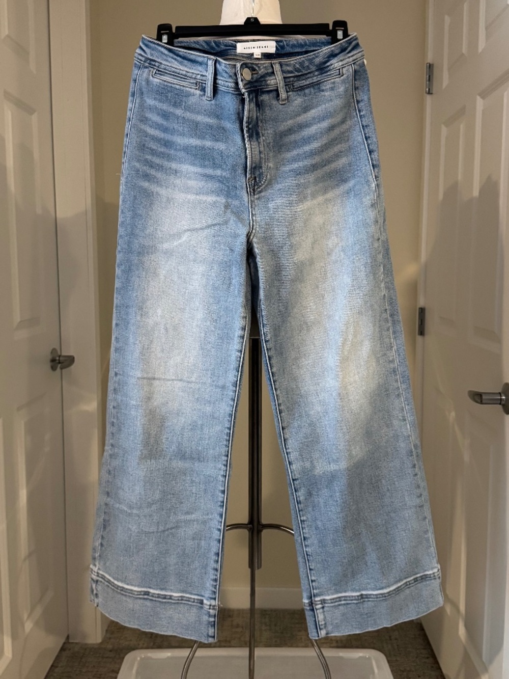 RISEN Wide Leg Crop Jean - Size 9/29